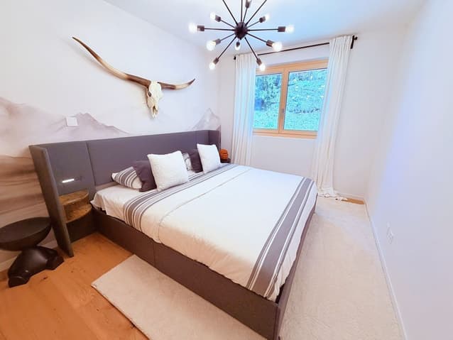 1883 – Appartement 4 pièces – 5 000CHF – 101m²