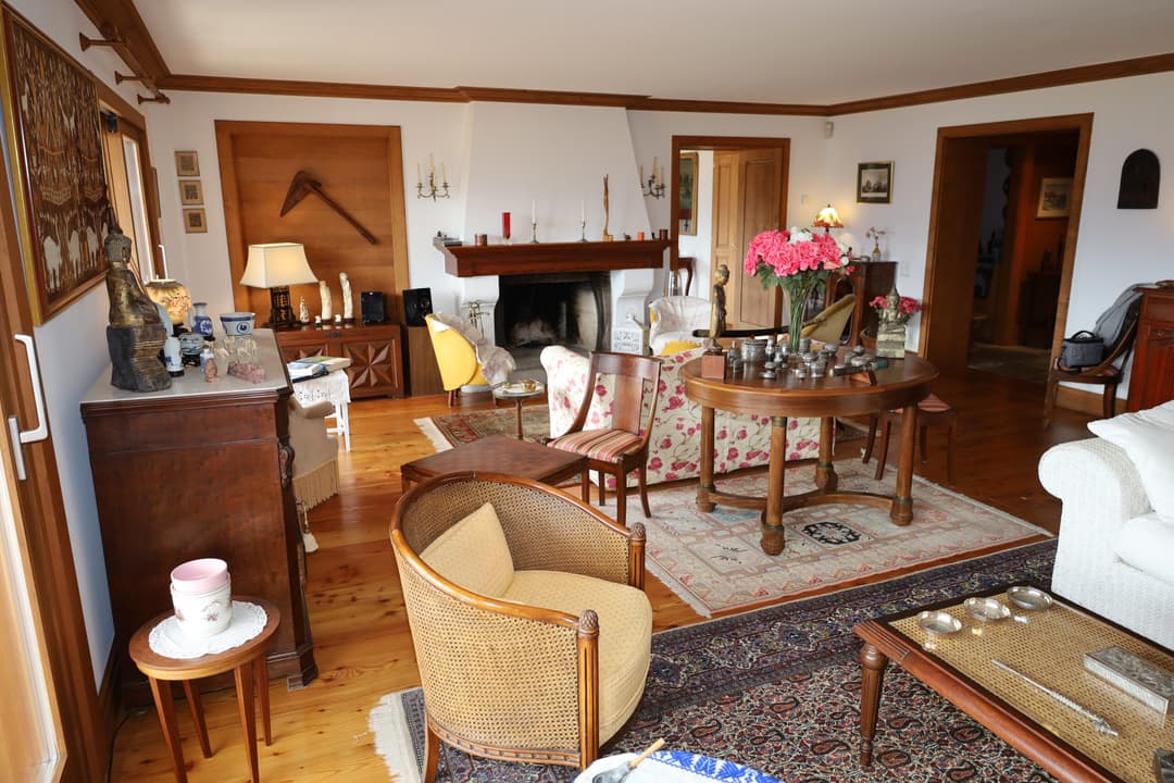 2304 – Appartement 7.5 pièces – 318m²
